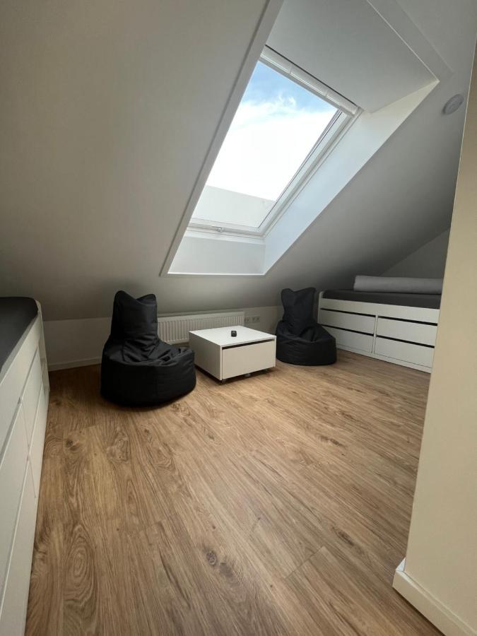 Bee Home - Urlaubs Und Business Loft Kevelaer Bagian luar foto
